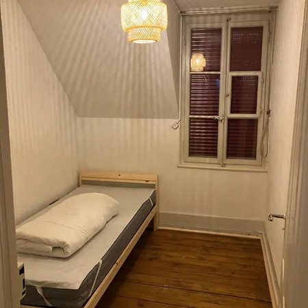 Old Rustic Swiss Mansarde 60m2 Center Parking Small Bath *